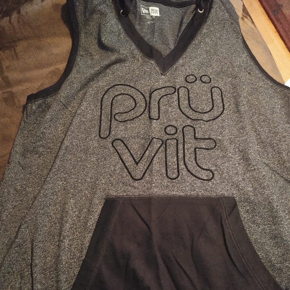 Large Prüvit shirt with hood